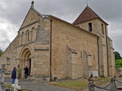 sainte-colombe-37502-eglise-romane-de-sainte-colombe-gironde-aquitaine.jpg